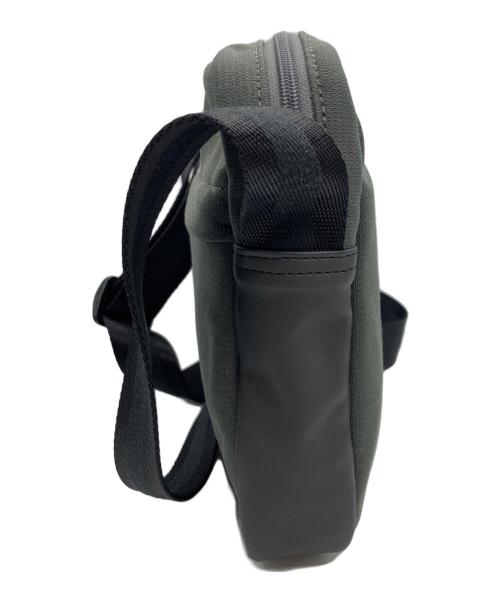 FRED PERRY（フレッドペリー）FRED PERRY (フレッドペリー) ショルダーバッグ グレーの古着・服飾アイテム