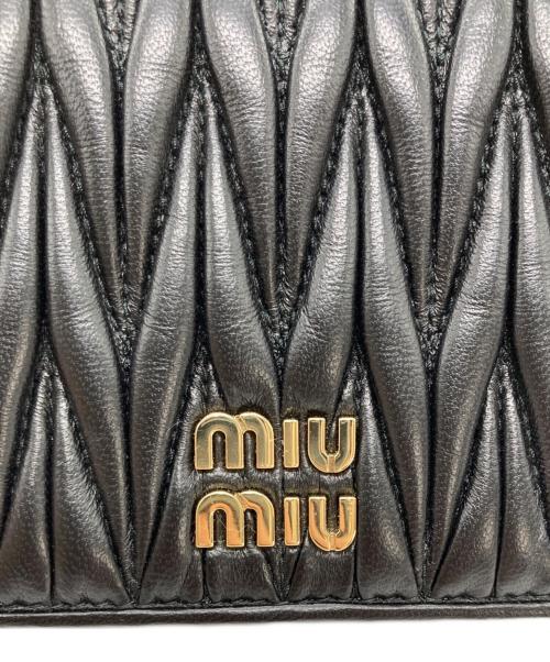 MIU MIU（ミュウミュウ）MIU MIU (ミュウミュウ) マテラッセチェーンウォレットの古着・服飾アイテム