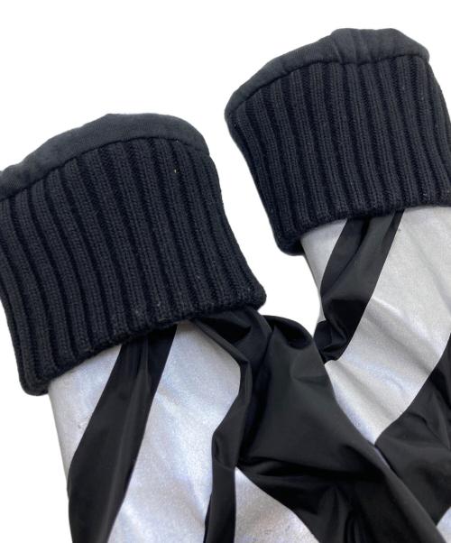 MONCLER（モンクレール）MONCLER (モンクレール) OFFWHITE (オフホワイト) リフレクトロゴジップパーカー ブラック サイズ:SIZE Mの古着・服飾アイテム