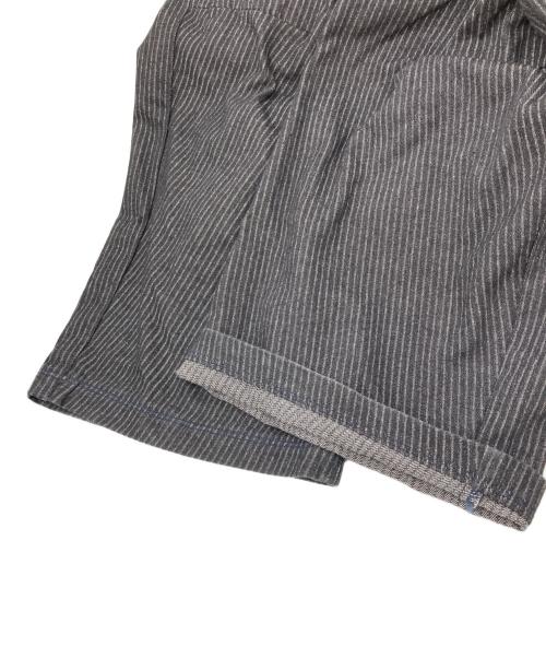 THECOLDESTMOMENT（ザ コールデストモーメント）THECOLDESTMOMENT (ザ コールデストモーメント) ヒトデストライプパンツ グレー サイズ:Lの古着・服飾アイテム