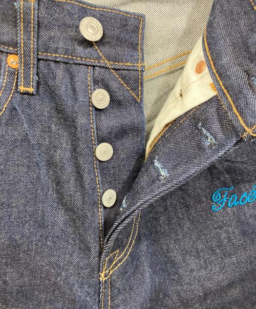 FACETASM（ファセッタズム）FACETASM (ファセッタズム) LEVI'S (リーバイス) 501 WITH FACETASM EMBROIDERY インディゴ サイズ:W26×L32の古着・服飾アイテム