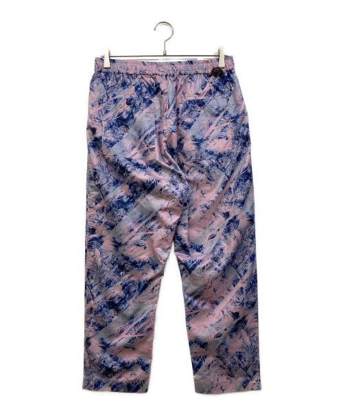 WHITE MOUNTAINEERING（ホワイトマウンテ二アニング）WHITE MOUNTAINEERING (ホワイトマウンテ二アニング) JUNGLE PATTERN TAPERED EASY PANTS ピンク×ネイビー サイズ:SIZE 1の古着・服飾アイテム