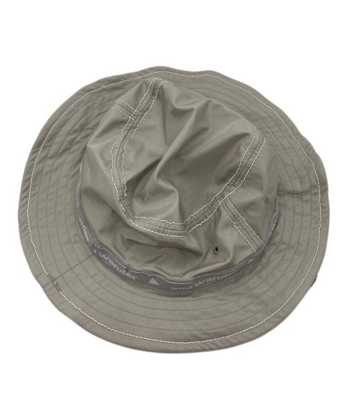 and wander（アンドワンダー）and wander (アンドワンダー) バケットハット グレーの古着・服飾アイテム