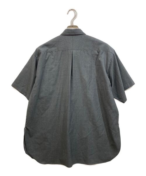 MARKAWARE（マーカウェア）MARKAWARE (マーカウェア) COMFORT FIT SHIRT S/S グレー サイズ:SIZE 2の古着・服飾アイテム