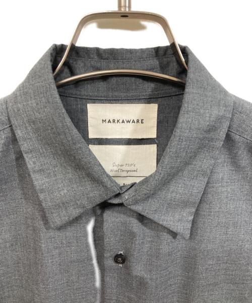 MARKAWARE（マーカウェア）MARKAWARE (マーカウェア) COMFORT FIT SHIRT S/S グレー サイズ:SIZE 2の古着・服飾アイテム