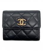 CHANELシャネル）の古着「3つ折り財布」｜ブラック