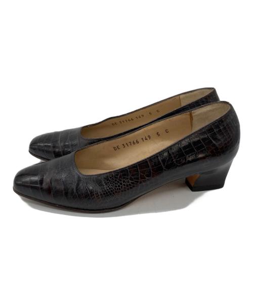 Salvatore Ferragamo（サルヴァトーレ フェラガモ）Salvatore Ferragamo (サルヴァトーレ フェラガモ) 型押しヒールパンプス ブラック サイズ:SIZE 5の古着・服飾アイテム