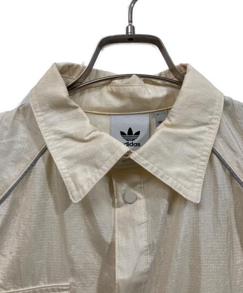 adidas（アディダス）adidas (アディダス) ショートスリーブシャツ アイボリー サイズ:Mの古着・服飾アイテム