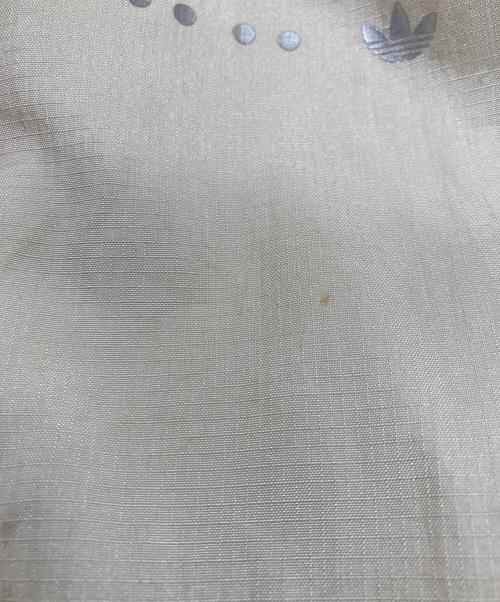 adidas（アディダス）adidas (アディダス) ショートスリーブシャツ アイボリー サイズ:Mの古着・服飾アイテム