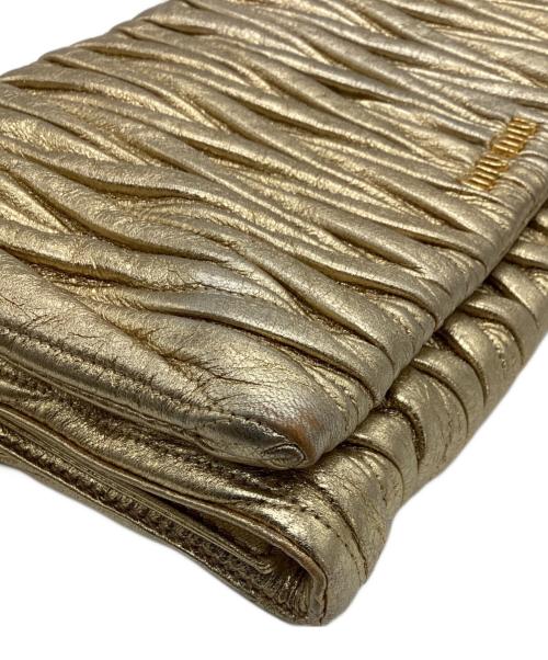 MIU MIU（ミュウミュウ）MIU MIU (ミュウミュウ) チェーンショルダーバッグ ゴールドの古着・服飾アイテム