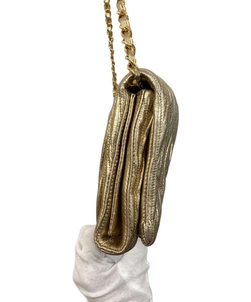 MIU MIU（ミュウミュウ）MIU MIU (ミュウミュウ) チェーンショルダーバッグ ゴールドの古着・服飾アイテム