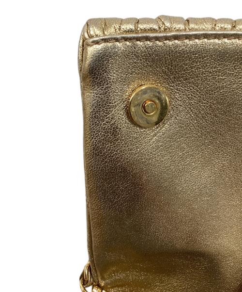 MIU MIU（ミュウミュウ）MIU MIU (ミュウミュウ) チェーンショルダーバッグ ゴールドの古着・服飾アイテム