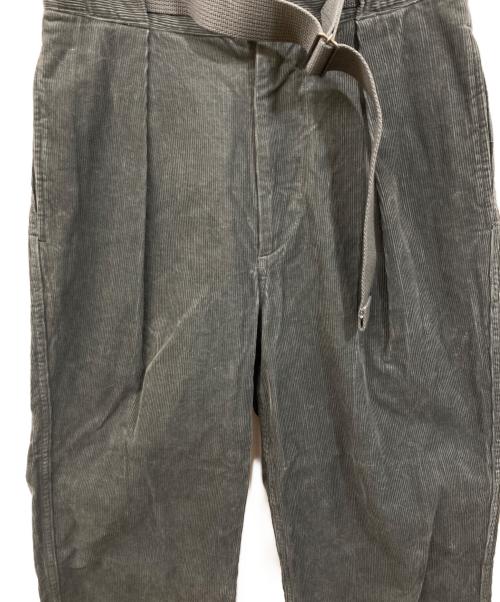 MHL（エムエイチエル）MHL (エムエイチエル) DRY COTTON NEEDLECORD PANTS グレー サイズ:SIZE 1の古着・服飾アイテム