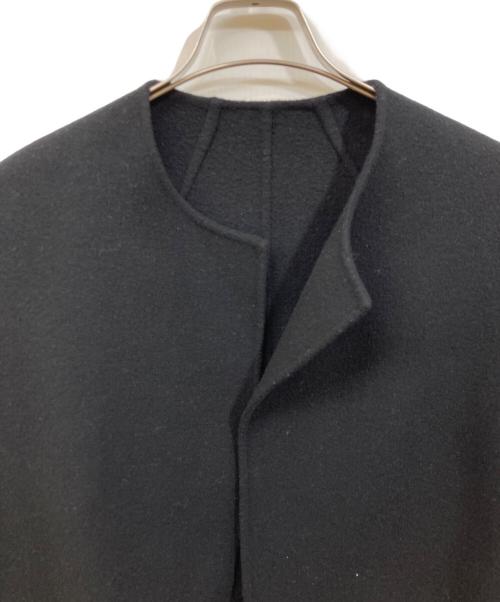 MUSE de Deuxieme Classe（ミューズ ドゥーズィエム クラス）MUSE de Deuxieme Classe (ミューズ ドゥーズィエム クラス) リバーロングノーカラーコート ブラック サイズ:SIZE 36の古着・服飾アイテム