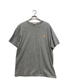 maison kitsune（メゾンキツネ）の古着「チラックスロゴ Tシャツ」｜ライトグレー