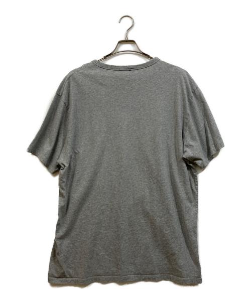 maison kitsune（メゾンキツネ）maison kitsune (メゾンキツネ) チラックスロゴ Tシャツ ライトグレー サイズ:XXLの古着・服飾アイテム