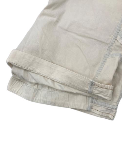 sacai（サカイ）sacai (サカイ) Buckle Detailed Shorts ホワイト サイズ:SIZE 3の古着・服飾アイテム