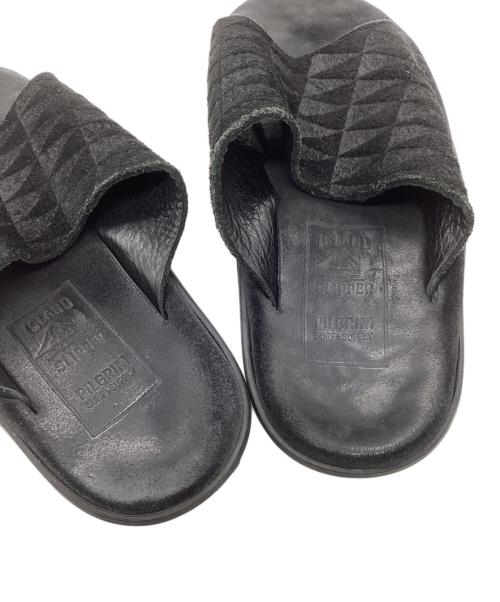 ISLAND SLIPPER（アイランドスリッパ）ISLAND SLIPPER (アイランドスリッパ) PILGRIM SURF+SUPPLY (ピルグリム サーフサプライ) スライドサンダル ブラック サイズ:SIZE 6（実寸をご確認ください）の古着・服飾アイテム