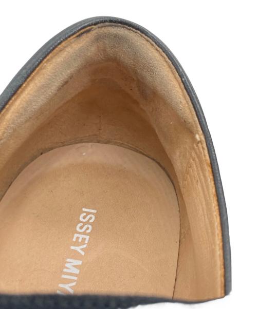 ISSEY MIYAKE（イッセイミヤケ）ISSEY MIYAKE (イッセイミヤケ) UNITED NUDE (ユナイテッドヌード) レザースリッポン ブラック サイズ:SIZE 36の古着・服飾アイテム