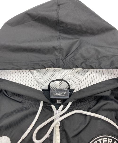 Mastermind JAPAN（マスターマインド ジャパン）Mastermind JAPAN (マスターマインド ジャパン) MITCHELL & NESS (ミッチェルアンドネス) LIGHTWEIGHT ANORAK COLLAB ブラック サイズ:SIZE XLの古着・服飾アイテム