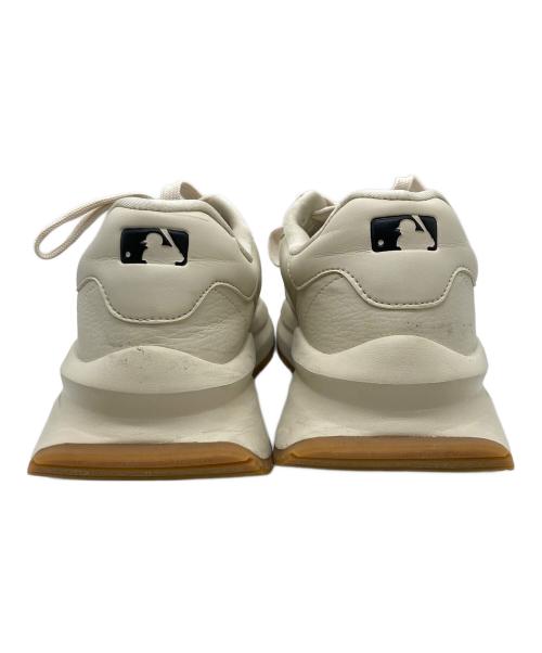 MLB（エムエルビー）MLB (エムエルビー) Chunky Runner Basic Yankees ベージュ×ネイビー サイズ:28㎝の古着・服飾アイテム