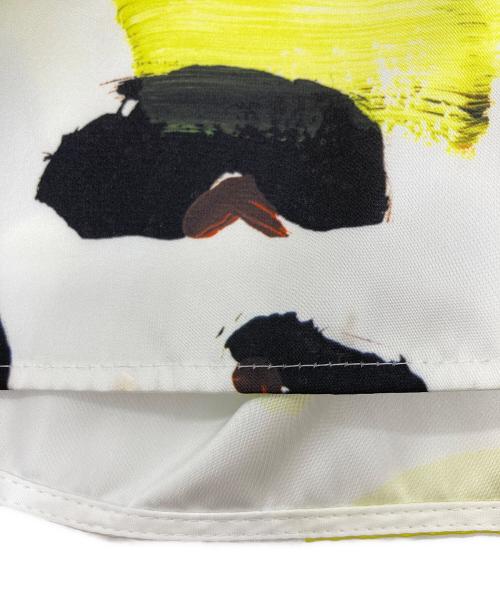 allureville（アルアバイル）allureville (アルアバイル) ETIQUEタフタタックフレアスカート ホワイト サイズ:2の古着・服飾アイテム