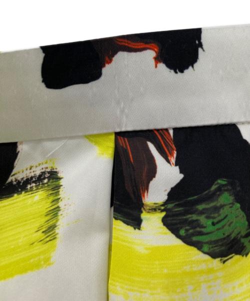 allureville（アルアバイル）allureville (アルアバイル) ETIQUEタフタタックフレアスカート ホワイト サイズ:2の古着・服飾アイテム