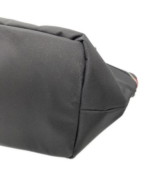 BLUE LABEL CRESTBRIDGE（ブルーレーベルクレストブリッジ）BLUE LABEL CRESTBRIDGE (ブルーレーベルクレストブリッジ) ハンドバッグ ブラックの古着・服飾アイテム