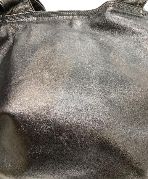 LOEWE（ロエベ）LOEWE (ロエベ) ナッパアイレレザーハンドバッグ ブラックの古着・服飾アイテム