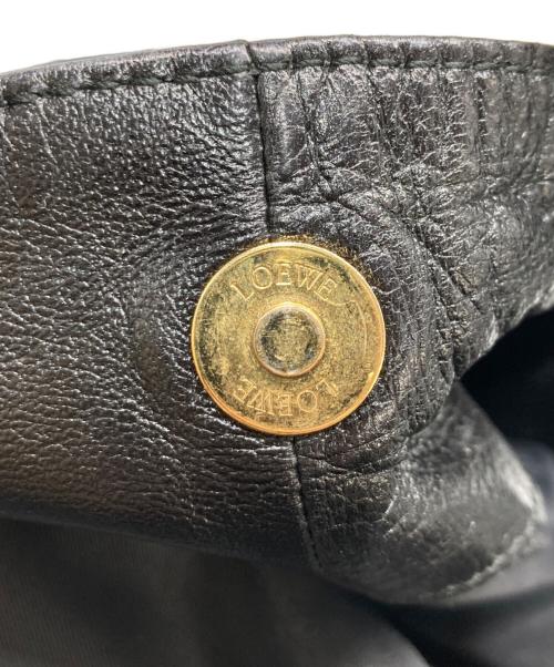 LOEWE（ロエベ）LOEWE (ロエベ) ナッパアイレレザーハンドバッグ ブラックの古着・服飾アイテム