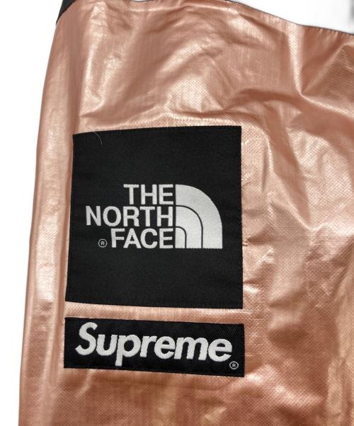THE NORTH FACE（ザ ノース フェイス）THE NORTH FACE (ザ ノース フェイス) SUPREME (シュプリーム) METALLIC MOUNTAIN PARKA ピンク×ゴールド サイズ:Mの古着・服飾アイテム