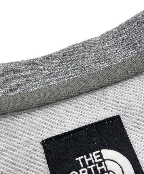 THE NORTH FACE（ザ ノース フェイス）THE NORTH FACE (ザ ノース フェイス) スクエアロゴクルー グレー サイズ:	SIZE Mの古着・服飾アイテム