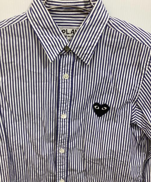 PLAY COMME des GARCONS（プレイコムデギャルソン）PLAY COMME des GARCONS (プレイコムデギャルソン) ストライプシャツ ブルー サイズ:SIZE Mの古着・服飾アイテム