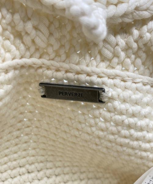 PERVERZE（パーバーズ）PERVERZE (パーバーズ) ニットショルダーバッグ ホワイトの古着・服飾アイテム