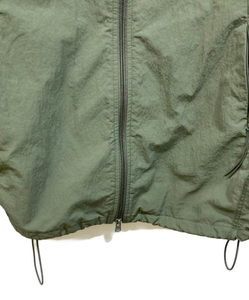 FRED PERRY（フレッドペリー）FRED PERRY (フレッドペリー) Seam Detail Shell Jacket カーキ サイズ:SIZE Mの古着・服飾アイテム