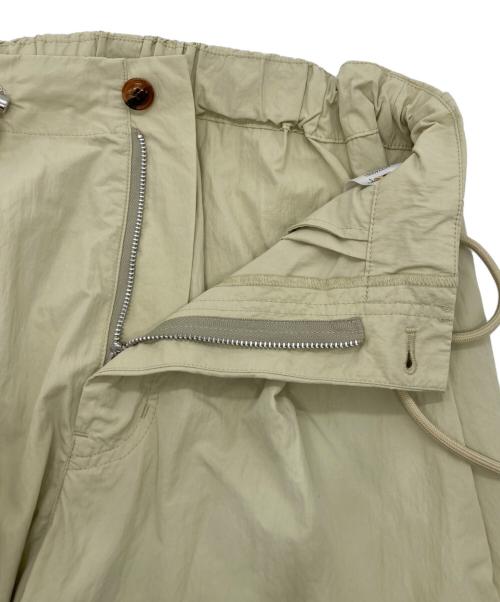 Sea Room lynn（シールームリン）Sea Room Lynn (シールームリン) 2tuckナイロンボリュームパンツ アイボリー サイズ:SIZE Mの古着・服飾アイテム