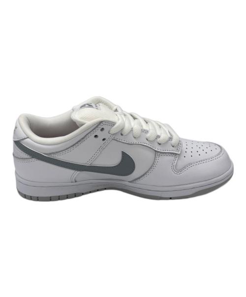NIKE（ナイキ）NIKE (ナイキ) SUPREME (シュプリーム) SB Dunk Low White/Metallic Silve サイズ:25.5㎝の古着・服飾アイテム