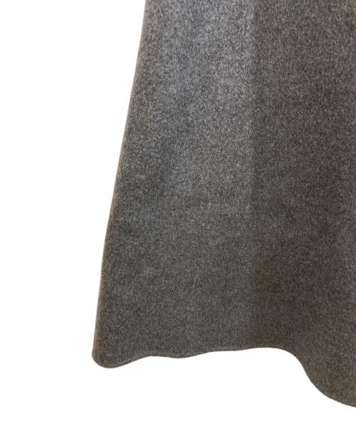 UNITED ARROWS（ユナイテッドアローズ）UNITED ARROWS (ユナイテッドアローズ) リバー ケープ コート グレー サイズ:38の古着・服飾アイテム