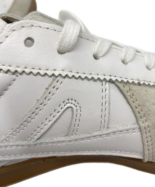 AMI PARIS（アミ パリス）AMI PARIS (アミ パリス) ジャーマントレーナー ホワイト サイズ:41の古着・服飾アイテム