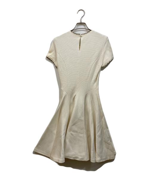 MIU MIU（ミュウミュウ）MIU MIU (ミュウミュウ) 半袖フレアワンピース アイボリー サイズ:	SIZE XSの古着・服飾アイテム