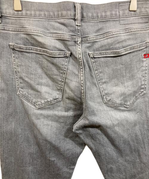 DIESEL（ディーゼル）DIESEL (ディーゼル) デニムパンツ グレー サイズ:	SIZE 33の古着・服飾アイテム