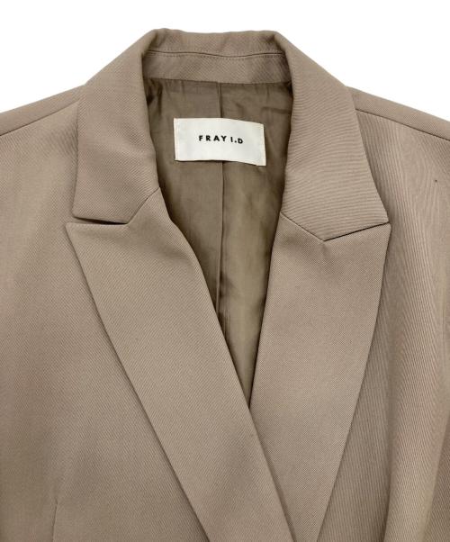 FRAY ID（フレイ アイディー）FRAY ID (フレイ アイディー) ダブルブレストピークドラペルジャケット ベージュの古着・服飾アイテム