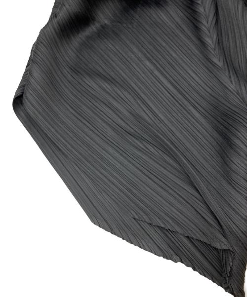 PLEATS PLEASE（プリーツプリーズ）PLEATS PLEASE (プリーツプリーズ) プリーツハーフパンツ ブラック サイズ:3の古着・服飾アイテム