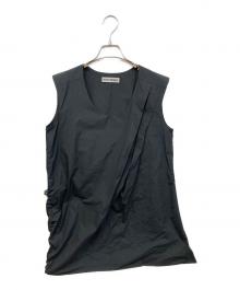 ISSEY MIYAKE（イッセイミヤケ）の古着「サイドギャザーノースリーブワンピース」｜ブラック