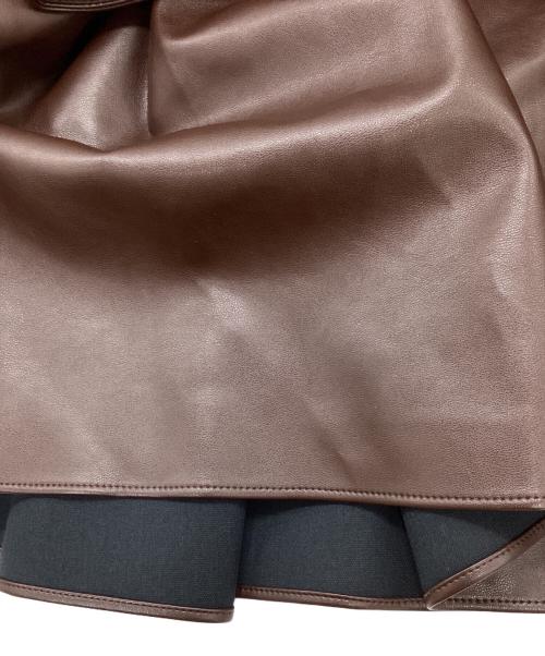 KUME（クメ）KUME (クメ) Vegan Leather Pleated Cargo Skirt ブラウン サイズ:Sの古着・服飾アイテム
