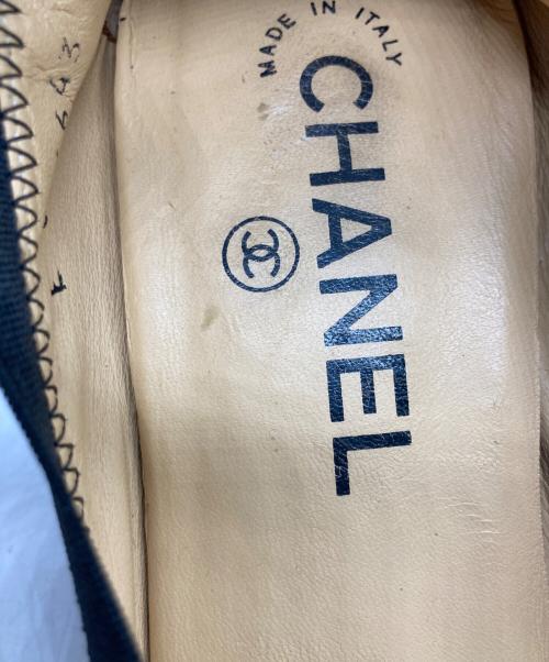 CHANEL（シャネル）CHANEL (シャネル) ココマークバイカラーヒールパンプス ベージュ サイズ:SIZE 38Cの古着・服飾アイテム