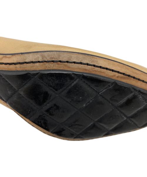 CHANEL（シャネル）CHANEL (シャネル) ココマークバイカラーヒールパンプス ベージュ サイズ:SIZE 38Cの古着・服飾アイテム