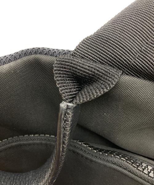 Dior（ディオール）Dior (ディオール) KAWS (カウズ) BEEモチーフバックパック ブラックの古着・服飾アイテム