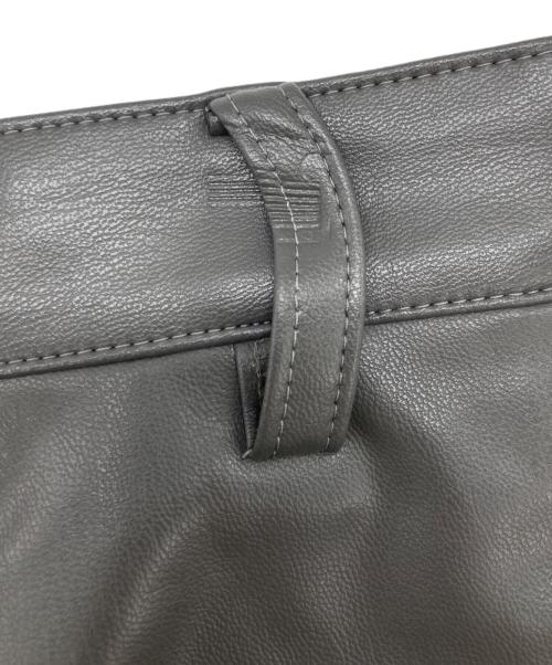 BEAUTY&YOUTH（ビューティーアンドユース）BEAUTY&YOUTH (ビューティーアンドユース) ビンテージトラウザー型レザーパンツ グレー サイズ:Mの古着・服飾アイテム