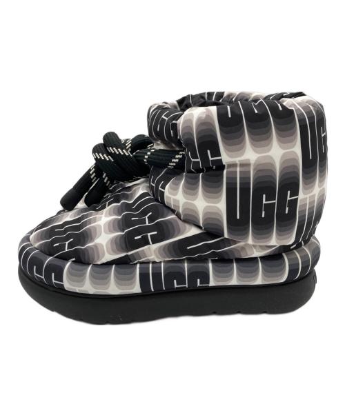 UGG（アグ）UGG (アグ) クラシック マキシ ウェーブレングス ショート ホワイト×ブラック サイズ:	SIZE 24cmの古着・服飾アイテム